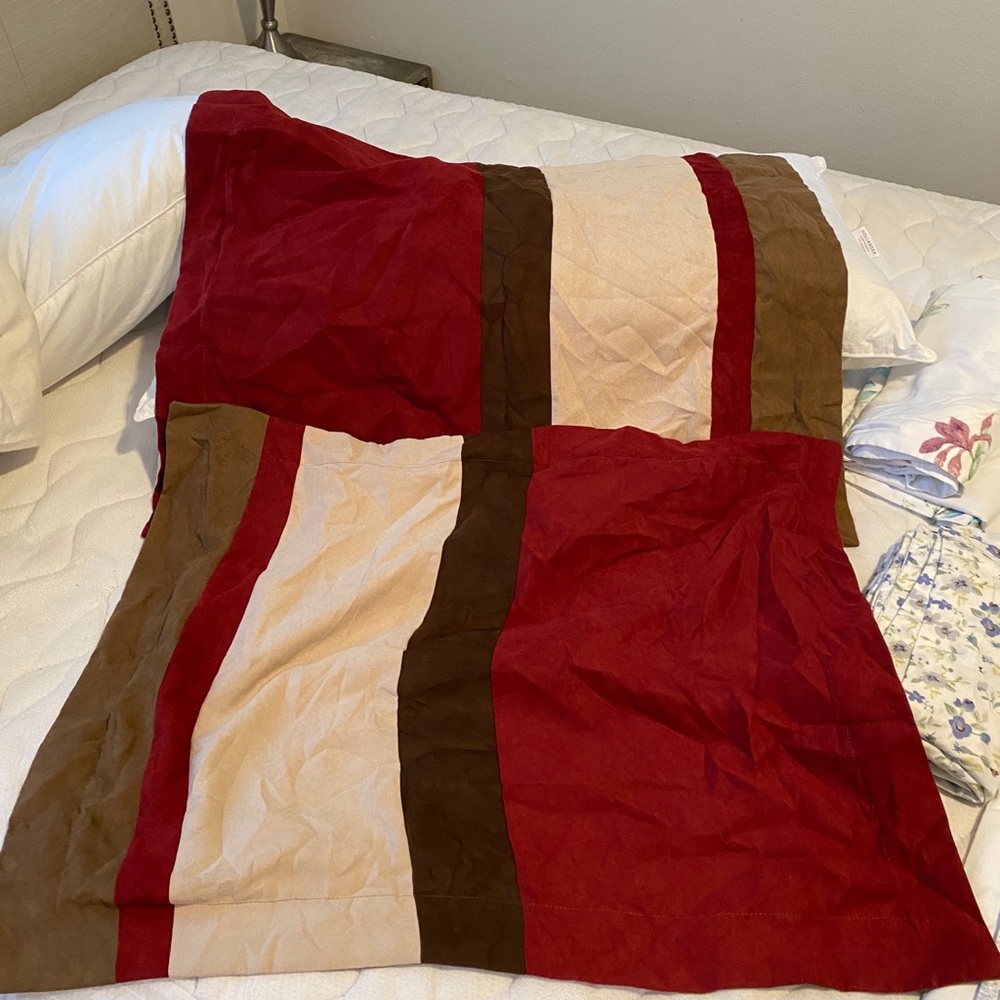 2 queen size shams